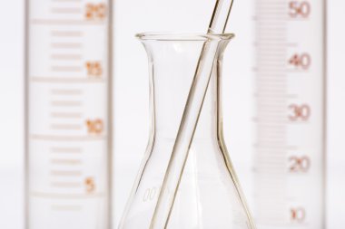 cam eşyalar ile Kimya Laboratuvarı