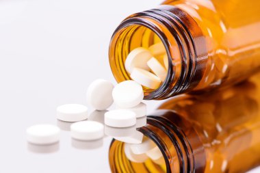 Bitkisel ve homeopatik haplarla alternatif tıp
