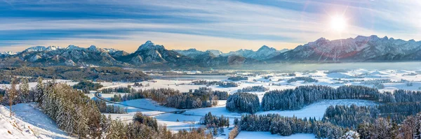 Kışın Bavyera Daki Alp Dağlarıyla Panoramik Manzara — Stok fotoğraf