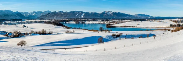 Kışın Bavyera Daki Alp Dağlarıyla Panoramik Manzara — Stok fotoğraf