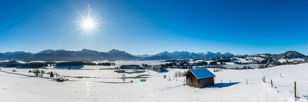 Almanya Bavyera Soğuk Kış Gününde Güzel Panoramik Manzara Wirh Dağ — Stok fotoğraf