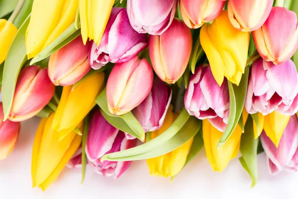Tulpenblumen Als Geschenk — Stockfoto