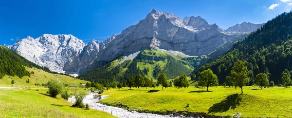 Schöne Panoramische Landschaft Den Bergen — Stockfoto