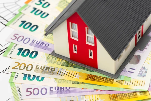 Casa Modelo Propiedad Billetes Euros — Foto de Stock