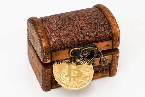 Bitcoin Comme Monnaie Numérique Pose Dans Poitrine Trésor — Photo