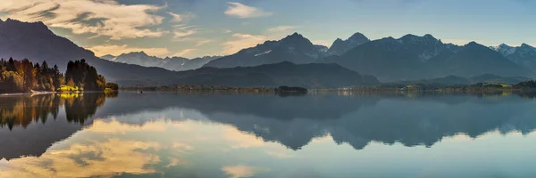 Almanya Bavyera Daki Panoramik Dağ Sırası — Stok fotoğraf