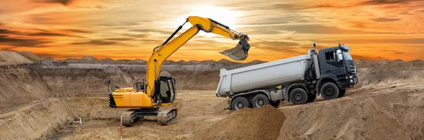 Excavator Working Construction Site Dramatic Sky — Stock Photo, Image