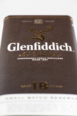 18 yıllık Glenfiddich viski kutusu.