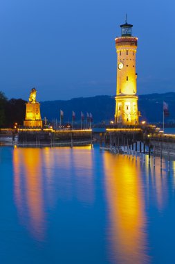 Alman şehir Lindau limanının ışık evi