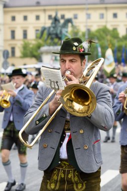 geçit töreni Oktoberfest Münih'te açma