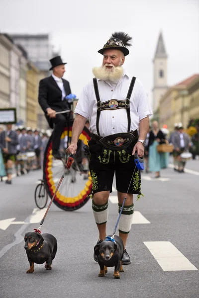 Apertura della sfilata dell'Oktoberfest a Monaco di Baviera — Foto Stock