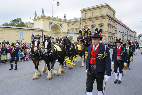 Zahajovací průvod Oktoberfest v Mnichově — Stock fotografie