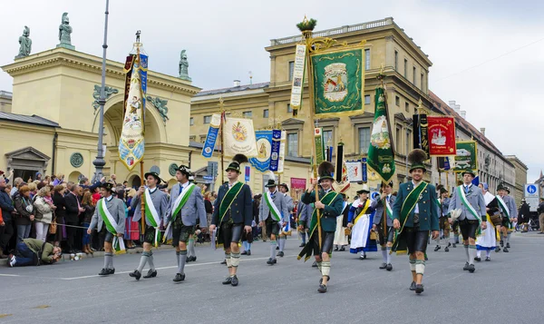 Парад открытия фестиваля Октоберфест в Мюнхене — стоковое фото