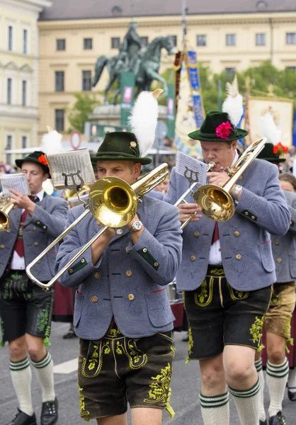 Desfile de apertura del Oktoberfest en Munich —  Fotos de Stock