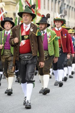geçit töreni Oktoberfest Münih'te açma