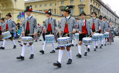 geçit töreni Oktoberfest Münih'te açma
