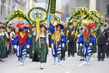 geçit töreni Oktoberfest Münih'te açma