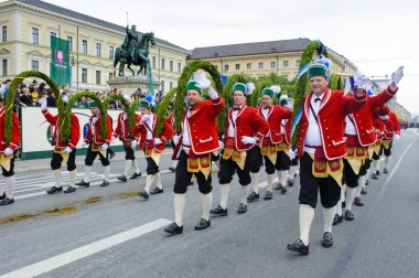 geçit töreni Oktoberfest Münih'te açma
