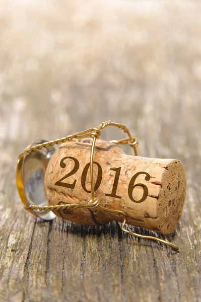 Nový rok 2016 s korkovou Champagne — Stock fotografie