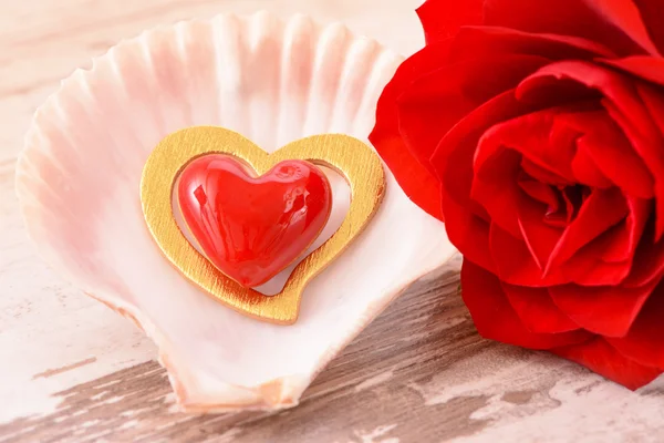 День Святого Валентина с красной розой — стоковое фото