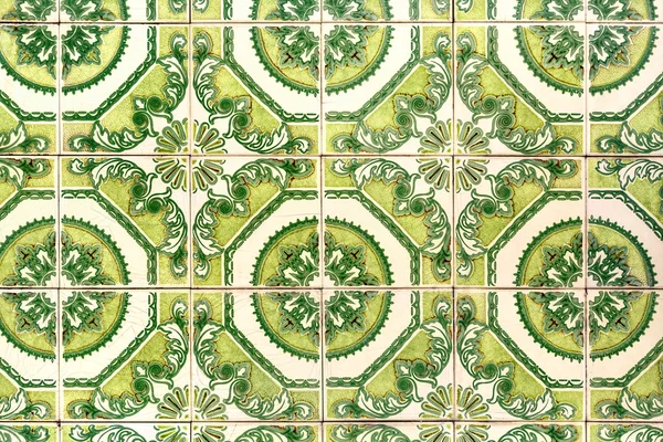 Gröna azulejos - plattor från Lissabon, Portugal — Stockfoto
