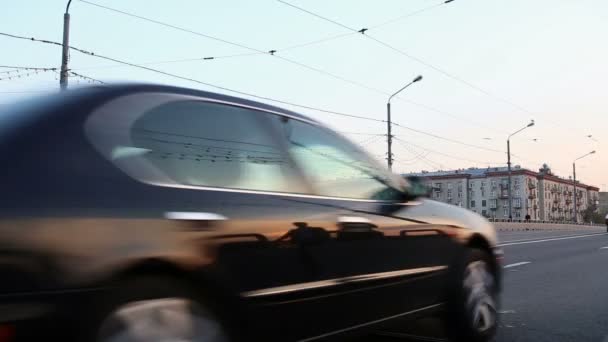 Cars go via the bridge in Moscow — Stock Video