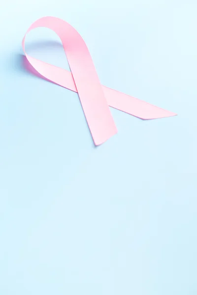 Nastro rosa, simbolo di consapevolezza del cancro al seno — Foto Stock