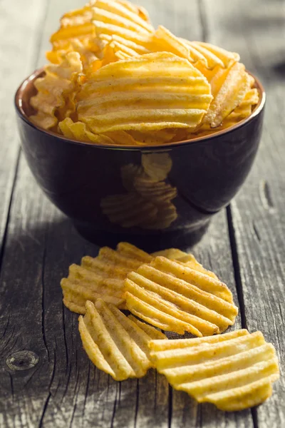 Hullámosra vágott burgonya Chips. — Stock Fotó