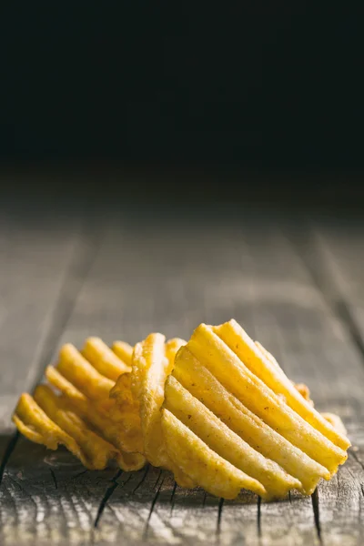 Подрібнити вирізати картопляні чіпси . — стокове фото