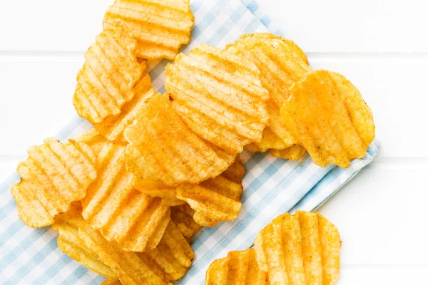Hullámosra vágott burgonya Chips. — Stock Fotó