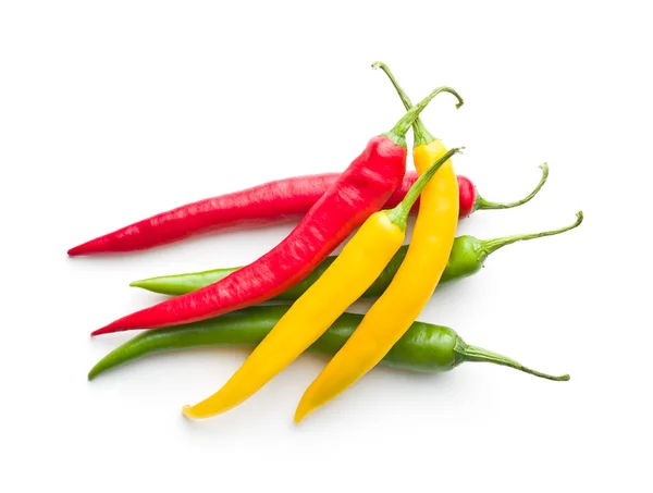 Olika färger chili peppers. — Stockfoto