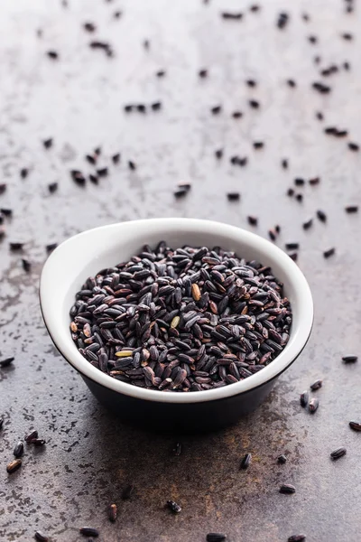 El arroz nerone en tazón . — Foto de Stock