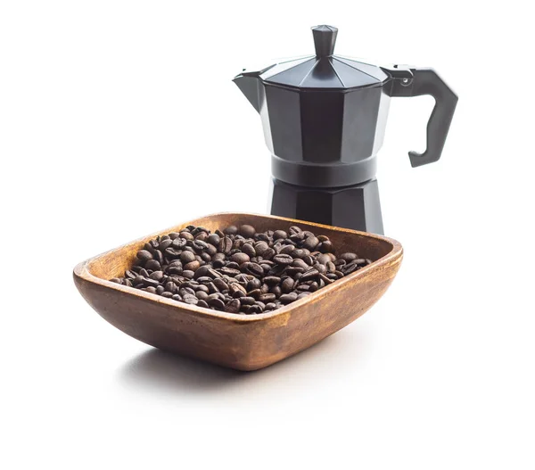 Koffiebonen Bialetti Koffiezetapparaat Moka Pot Geïsoleerd Witte Achtergrond — Stockfoto