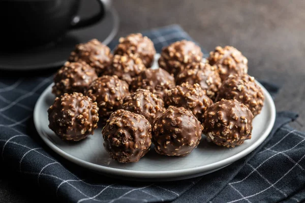 Zoete Chocolade Truffels Lekkere Belgische Pralines Ballen Bord — Stockfoto