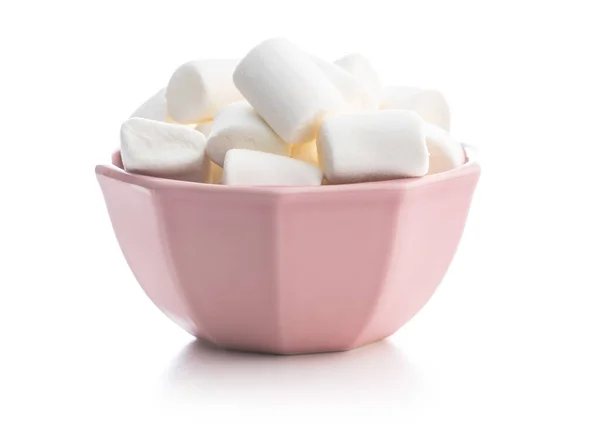 白い背景に隔離されたボウルに白い甘いマシュマロキャンディー — ストック写真