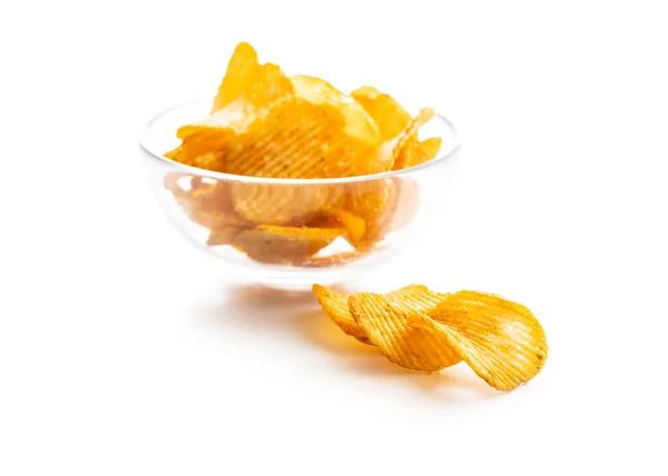 Knusprige Kartoffelchips Isoliert Auf Weißem Hintergrund — Stockfoto