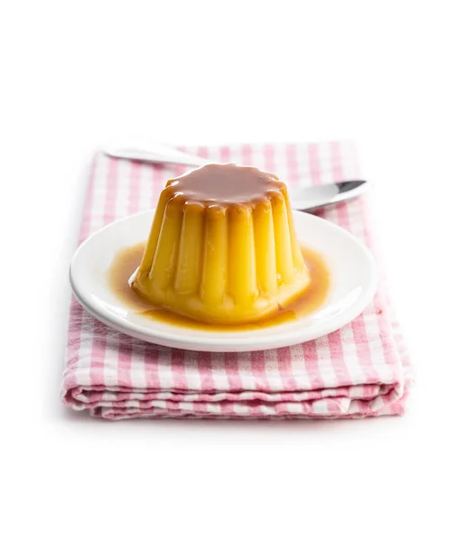 Söt Vaniljpudding Söt Dessert Med Karamell Toppning Isolerad Vit Bakgrund — Stockfoto