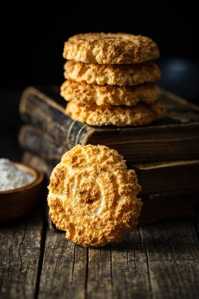 甜椰子饼干带有椰子味的美味饼干 — 图库照片