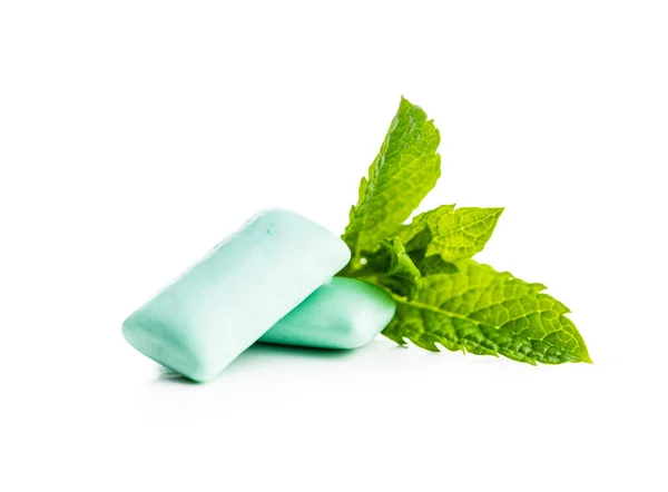 Mint Chewing Gum Pads Green Mint Leaves Isolated White Background – stockfoto