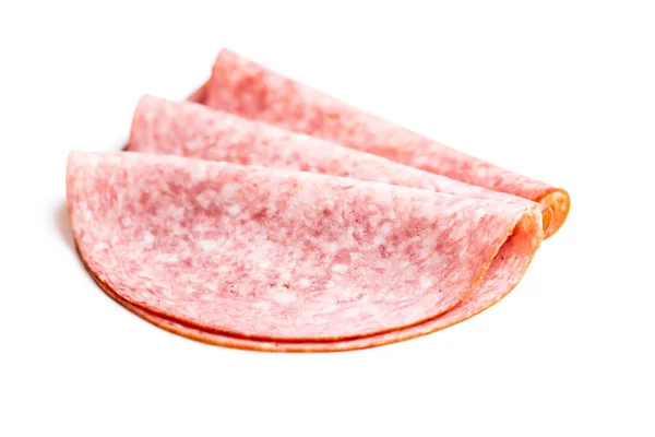 Skivad Rökt Salami Isolerad Vit Bakgrund — Stockfoto