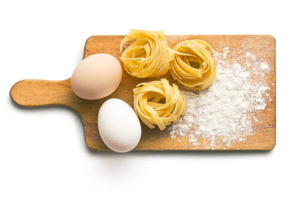 Tagliatelle, jaj i mąki — Zdjęcie stockowe
