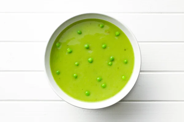 プレートのエンドウ豆のスープ — ストック写真