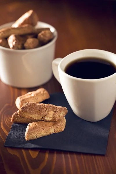 Mandel kakor och kaffe — Stockfoto