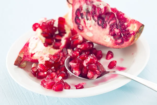 Red pomegranate seeds — Stock Photo, Image