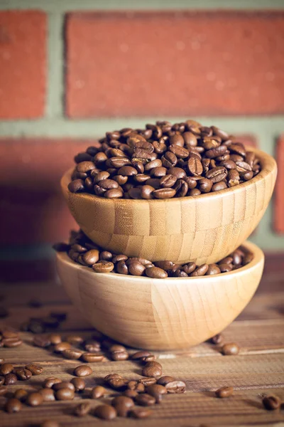 Koffie bonen in kom — Stockfoto