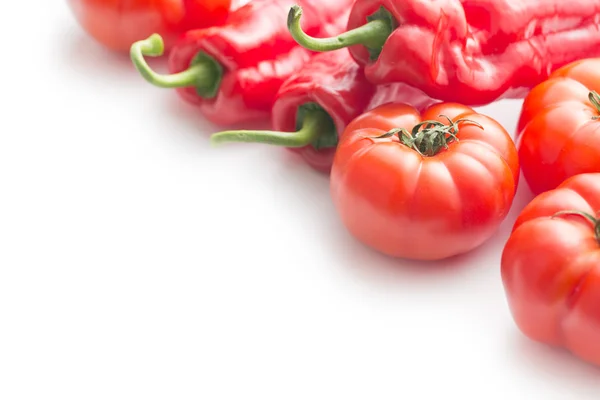 Pomodori rossi e peperoni — Foto Stock