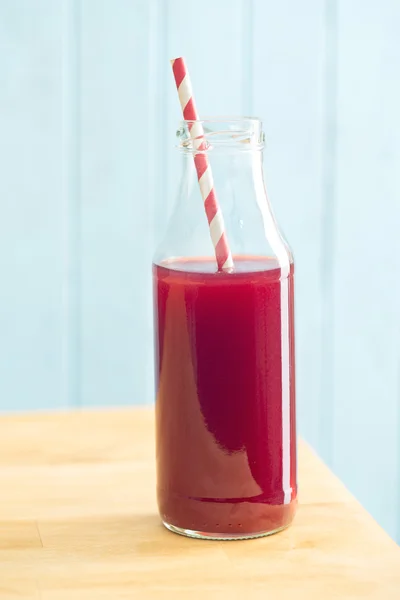 Jus fruité en verre — Photo