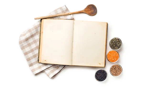 Velho livro de receitas e lentilhas legumes — Fotografia de Stock