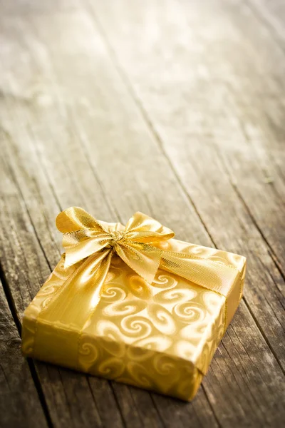 黄金礼品盒 — 图库照片
