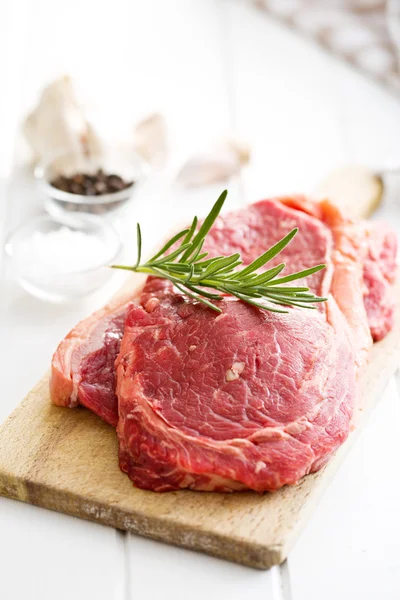 Fresh raw beef — Stock Photo, Image